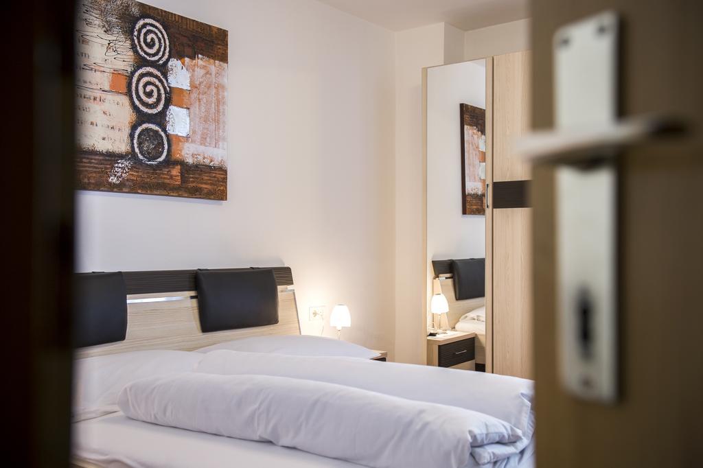 Sonnenberg Hotel Schlanders Kamer foto